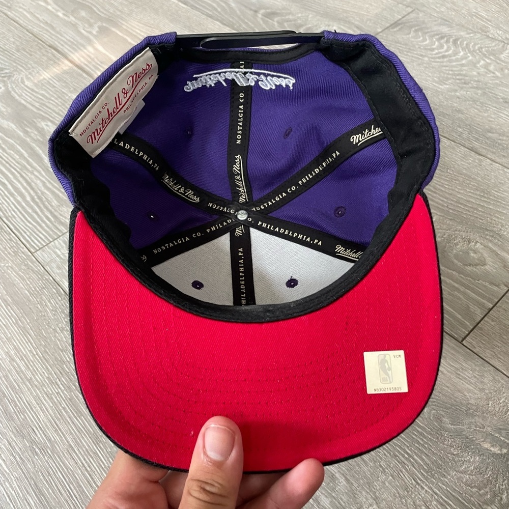 Mitchell & Ness Raptors Hat - Picture 3 of 3